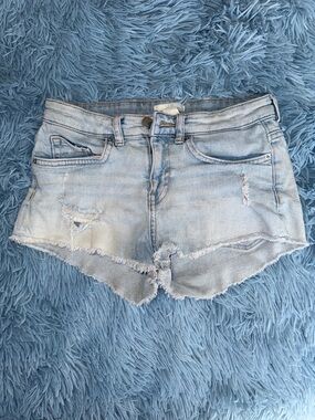 H&M Light Blue Distressed Denim Cutoff Booty Shorts Size 2